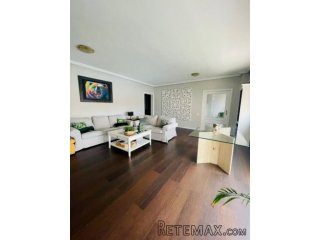 Piso de 3 habitaciones dobles y 2 baños en una..