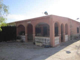 100k villa in popular village of Hondon..