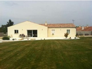 4 Bedrooms - House - Poitou-Charentes.