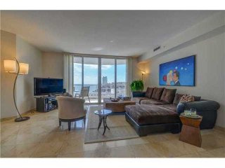 1 bedroom Flat For Sale: 848 BRICKELL..