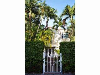 2 bedroom Flat For Sale: 1245 EUCLID AV..