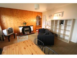 3 bed flat to rent