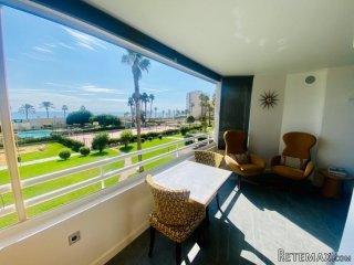 Este increible apartamento se encuentra en un residencial..