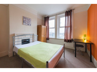 Single with double bed near Acton Town..
