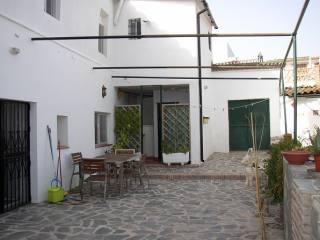 Villa - A freshly presented detached..