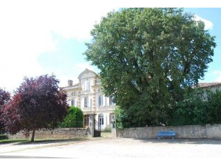 Handsome And Fully Renovated Maison De..