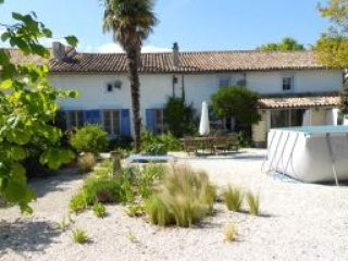 Longere With 4 Bedrooms And Gardens