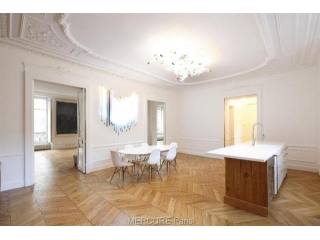 2 bedroom Flat For Sale: 75007 PARIS