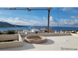 PRIMOŠTEN-PENTHOUSE NA TOP LOKACIJI
