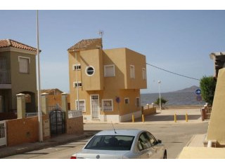 Townhouse for sale in Los Nietos
