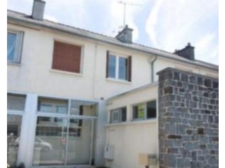 Traditional Property with Courtyard