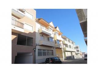 * SPACIOUS 3 BEDROOM APARTMENT REDUCED..