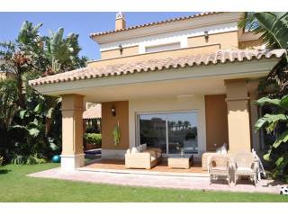 VILLA FOR SALE IN SANTA CLARA