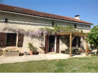 Beautiful, spacious 6-bed stone longere..