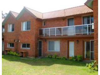 3 Bedroom House - For Rent - Pinares