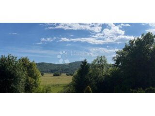 GROBNIK – PREKRASNA OBITELJSKA KUĆA S OTVORENIM POGLEDOM