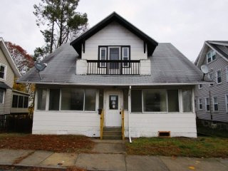 17 Bolles Ave New London, CT, 06320 New..