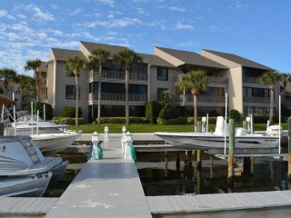 3 bedroom Flat For Sale: 1875 Bay Road..