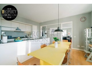 Principe Real penthouse with elevator..