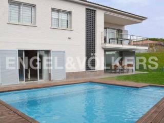 Impeccable in the center of Alella
