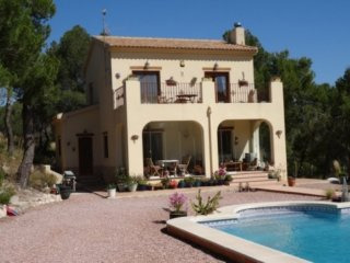 Pinoso - Detached 3 Bedroom Villa With..