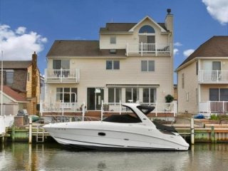 5 bedroom Flat For Sale: 68 Rochester..