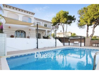 Spectacular villa in a good location in..