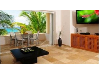 Costa Brava Ocean Front Condo in Puerto..