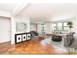 4 bedroom Apartment For Sale: 620 WEST..
