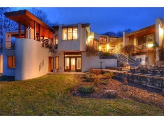 4 bedroom House For Sale: 269 DAN'S..