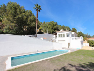 5 Bedrooms - Villa - Alicante - For Sale