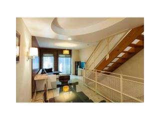 2 bedroom Flat For Sale: 208 WASHINGTON..