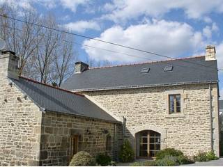 Beautifully renovated, detached cottage