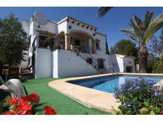 4 Bedrooms - Villa - Alicante - For Sale