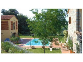Detached House with Annexe and Swimming..