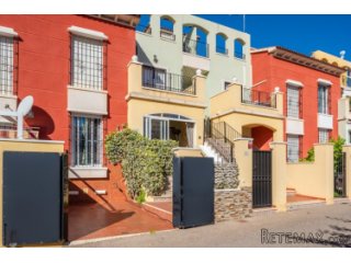 Este hermoso bungalow con una gran terraza se encuentra en..