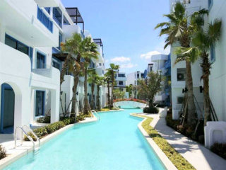 Luxury, 2 Bedroom Beachfront Condo -..