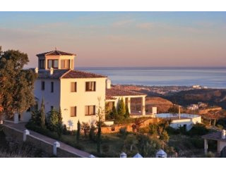 6 Bedrooms - Villa - Malaga - For Sale