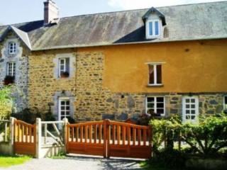 Character Home, Apartment and Guest Gite