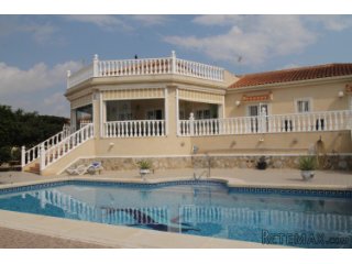 This fantastic sunny villa is located in a luxury villa..