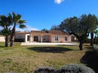 Very Nice Single Storey Villa with Pool