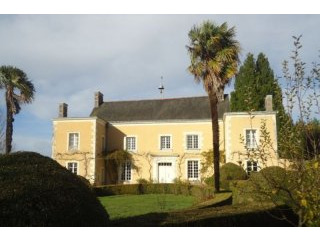 Stunning Manor House, Great Location