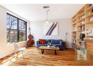 3 bedroom Apartment For Sale: 320..