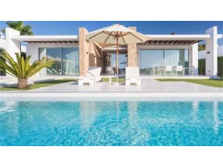 Luxury villa with sea view