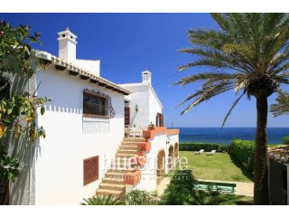 Spacious frontline villa with amazing..