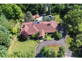 6 bedroom House For Sale: 5 Pilgrim..