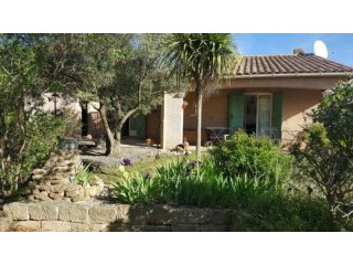 Pretty Villa With Landscaped Gardens..