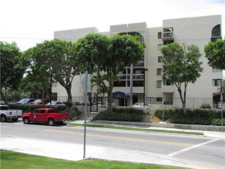 2 bedroom Flat For Sale: 2715 Tigertail..