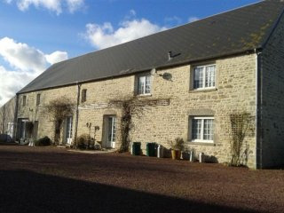 Traditional Stone Longer With 3 Bedroom..