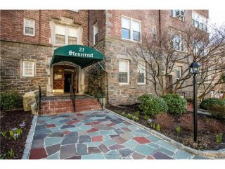 1 bedroom Commercial Property For Sale:..